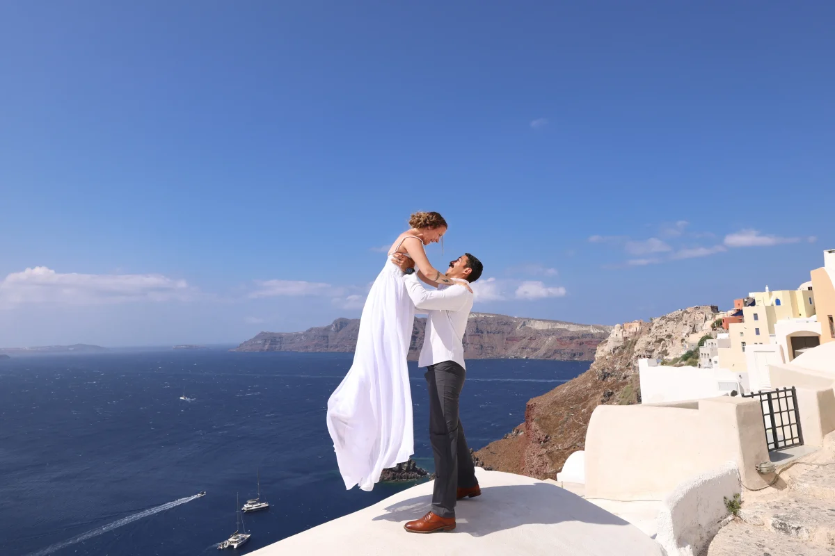 wedding photoshoot in Santorini